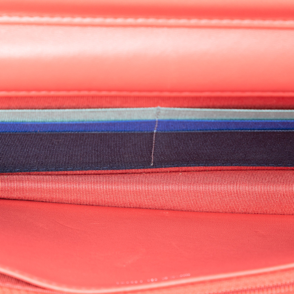 Pre-Loved Chanel CC Quilted Lambskin Multicolor Border Full Flap Wallet on Chain - Picture 4 of 7